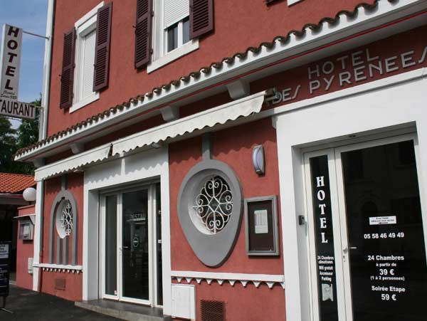 HOTEL*** RESTAURANT - LES PYRENEES