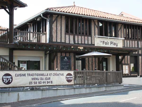 BAR RESTAURANT - LE FAIR PLAY